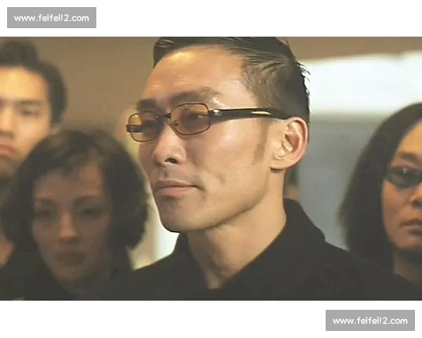 司徒浩南重出江湖!郑浩南香港街头再现经典造型,网友:青春回来了 司徒浩南重出江湖!郑浩南香港街头再现经典造型,网友:青春回来了